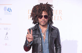Lenny Kravitz Discusses Upcoming Two Albums and How Younger Artists "Reinspire" Him Before Hosting 2023 iHeartRadio Music Awards 2023 3