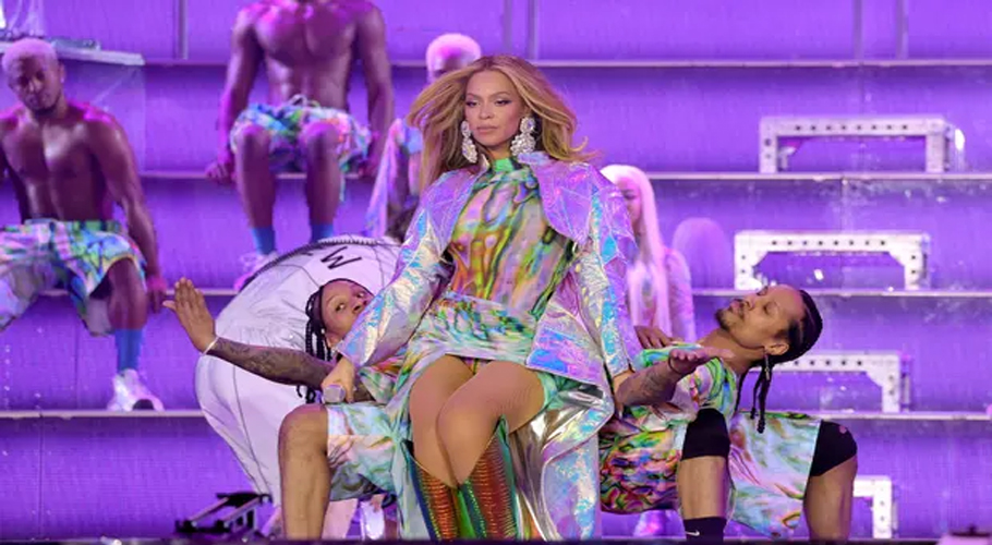 Beyoncé stuns in "Renaissance" global tour opener 2023 5